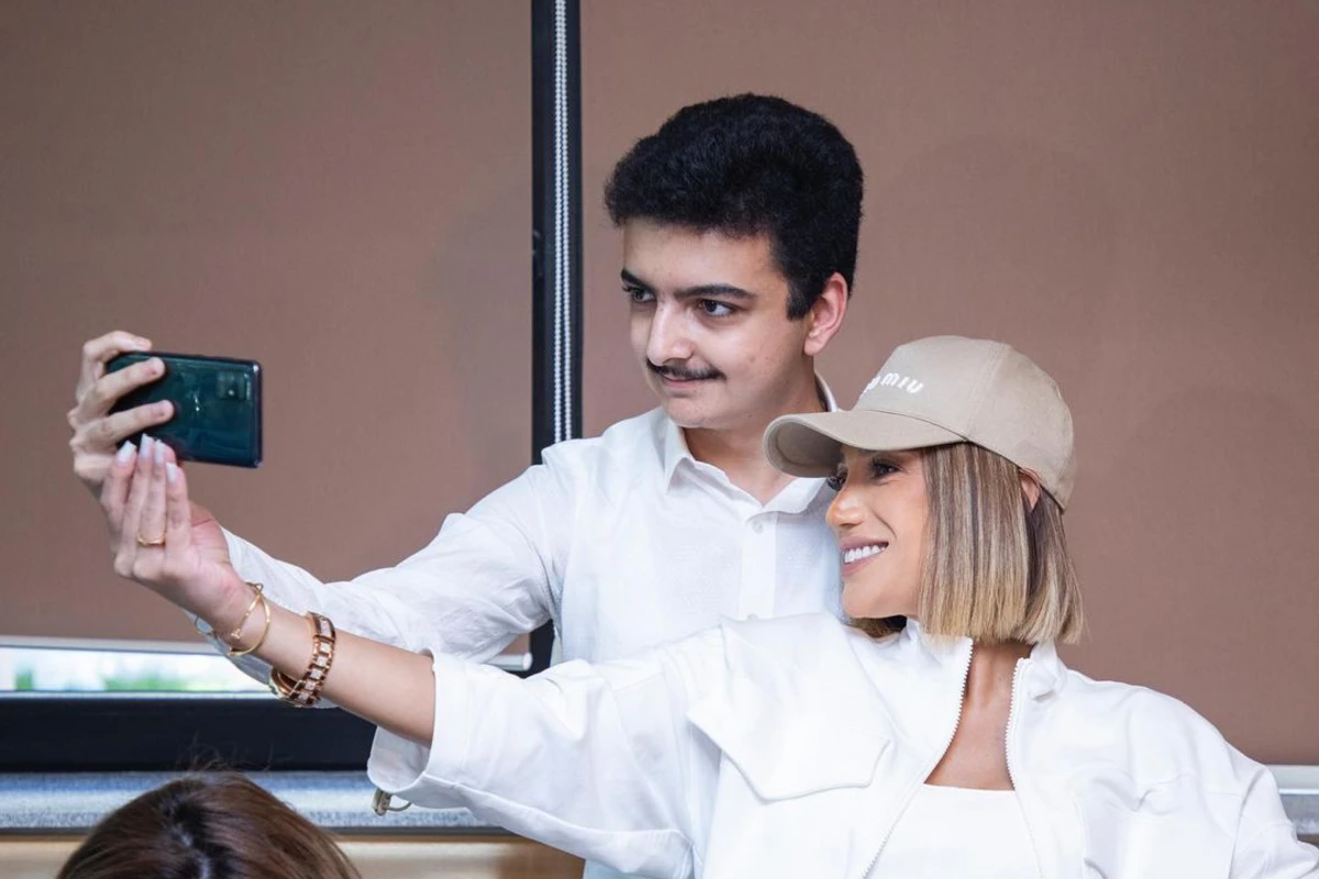 Röya Ayxan onlarla mahnı oxuyub, rəqs etdi - FOTO/VİDEO