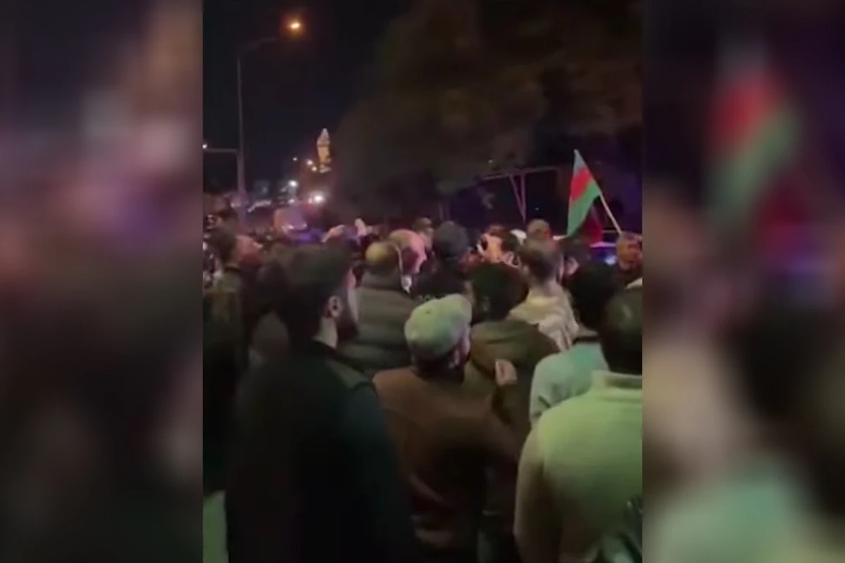 В Баку закрыли ночной клуб, который находился возле Аллеи шехидов - ВИДЕО