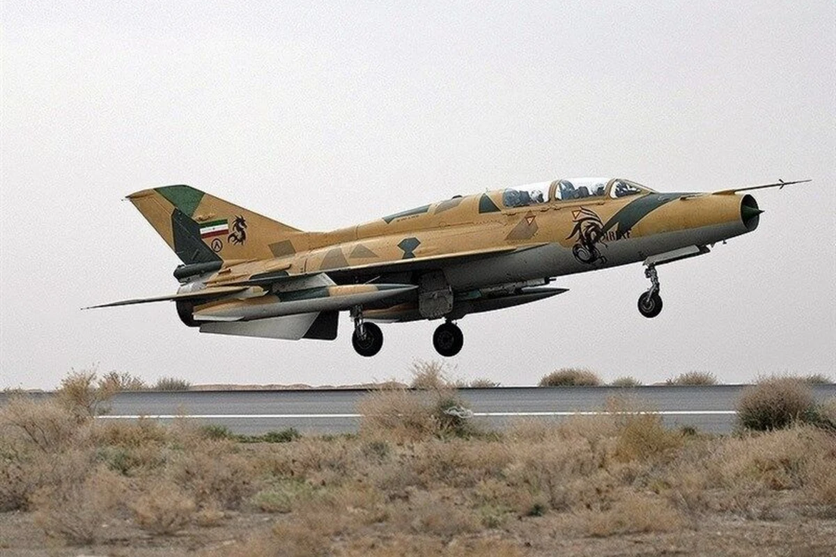İranın F-7 qırıcısı qəzaya uğradı: Pilotlar həyatını itirdi
