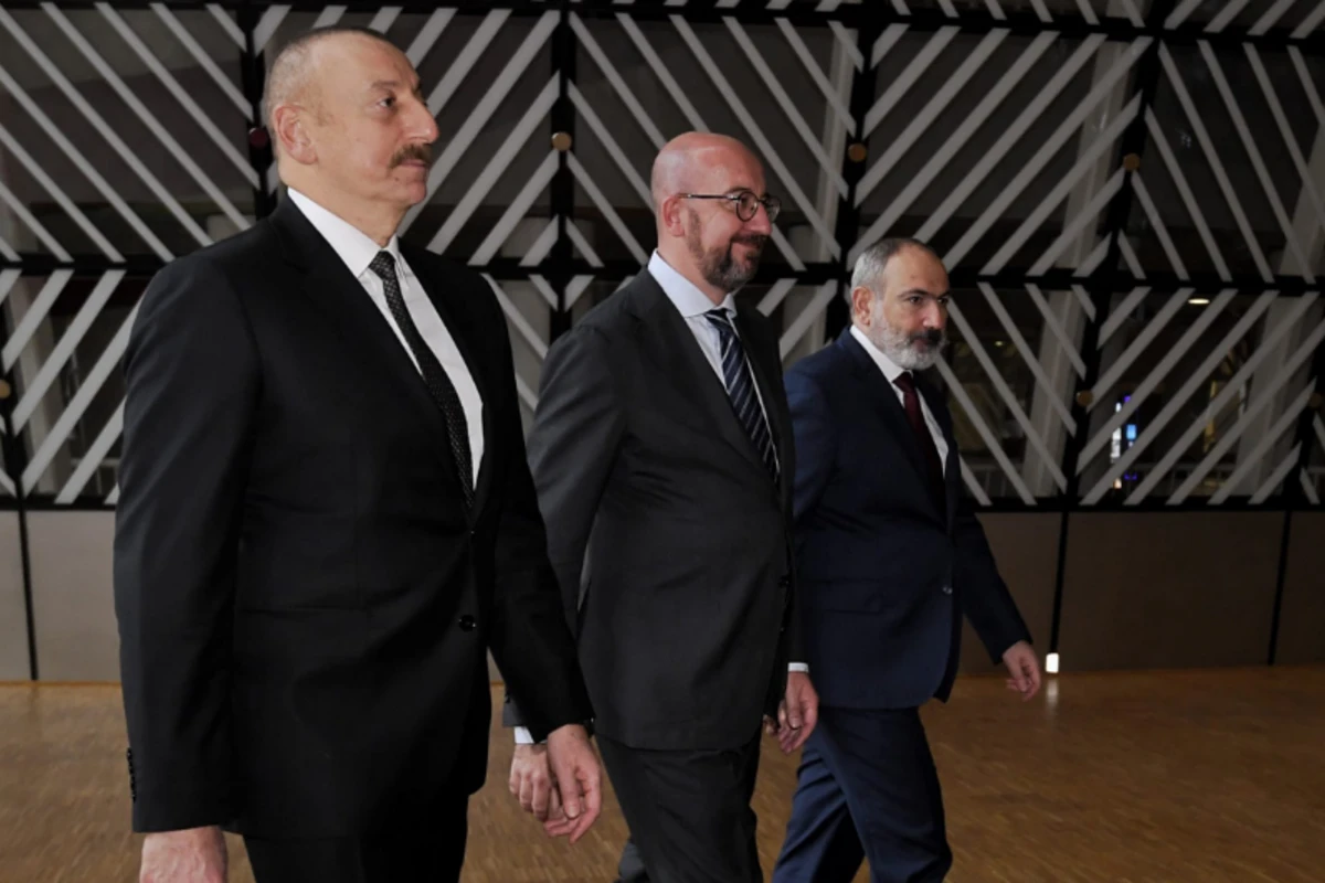 Şarl Mişel Azərbaycan-Ermənistan sərhədinin delimitasiyası üzrə komissiyanın görüşündən yazdı Şarl Mişel Azərbaycan-Ermənistan sərhədinin delimitasiyası üzrə komissiyanın görüşündən yazdı