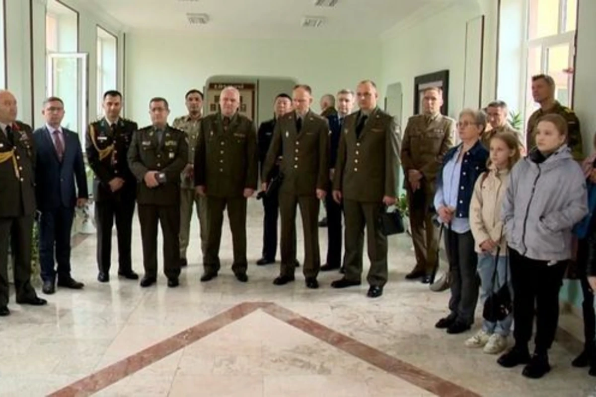 Xarici dövlətlərin hərbi attaşeləri Naxçıvandadır - FOTO Xarici dövlətlərin hərbi attaşeləri Naxçıvandadır - FOTO