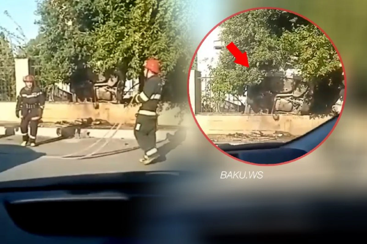 Необычное ДТП в Баку: автомобиль влетел во двор больницы, пробив ограждение - ВИДЕО