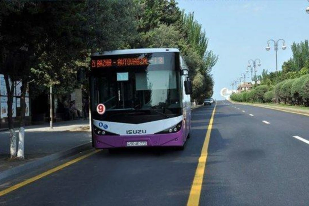 Sərnişinlərin NƏZƏRİNƏ: Sabah bu avtobusların hərəkət istiqaməti dəyişir