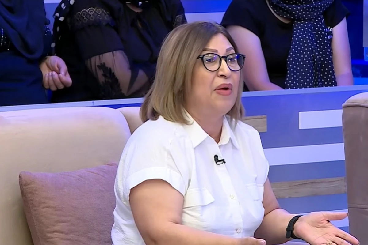 Canlı yayımda ekspertə etiraz etdi: Mən siz ağılda deyiləm - VİDEO