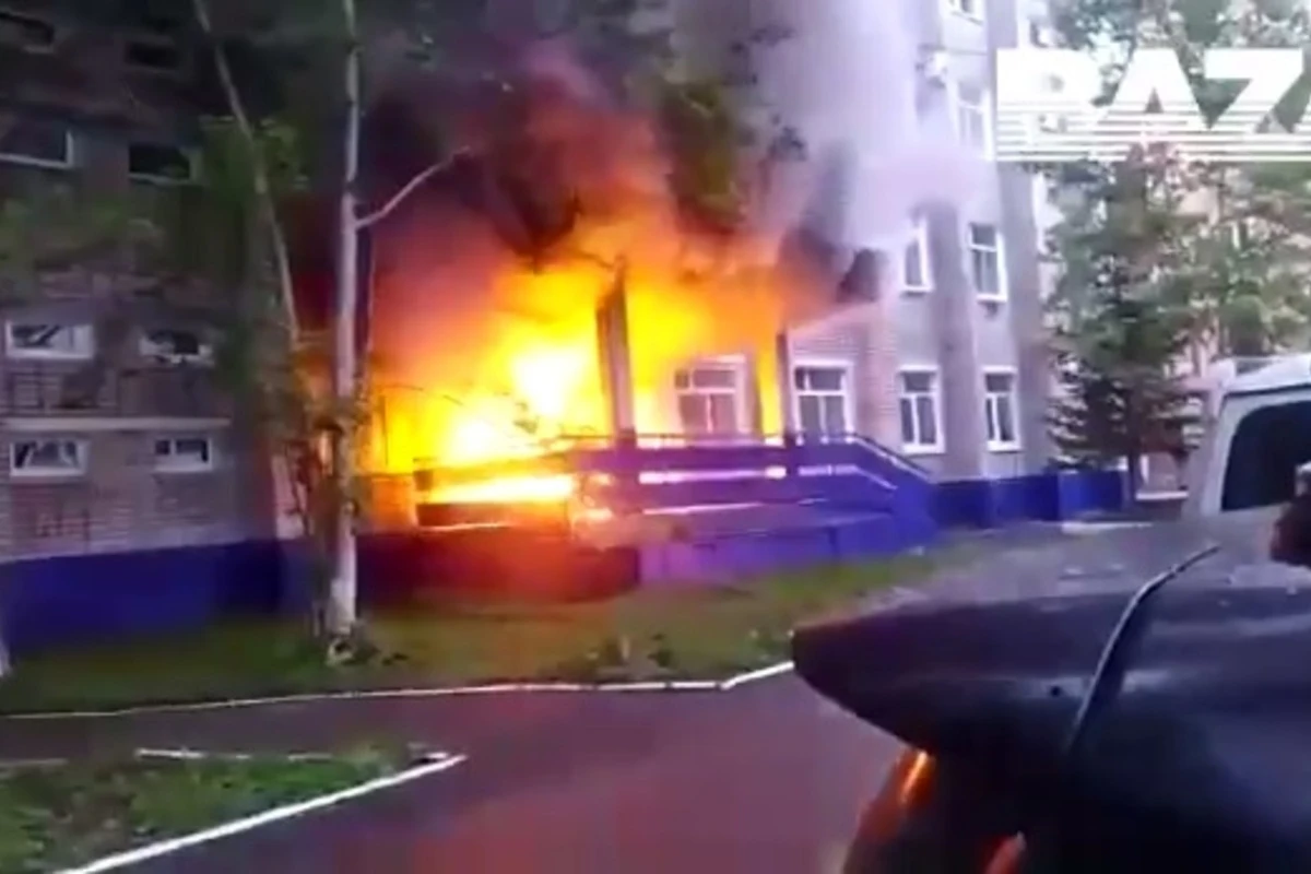 В России подожгли здание Росгвардии - ВИДЕО