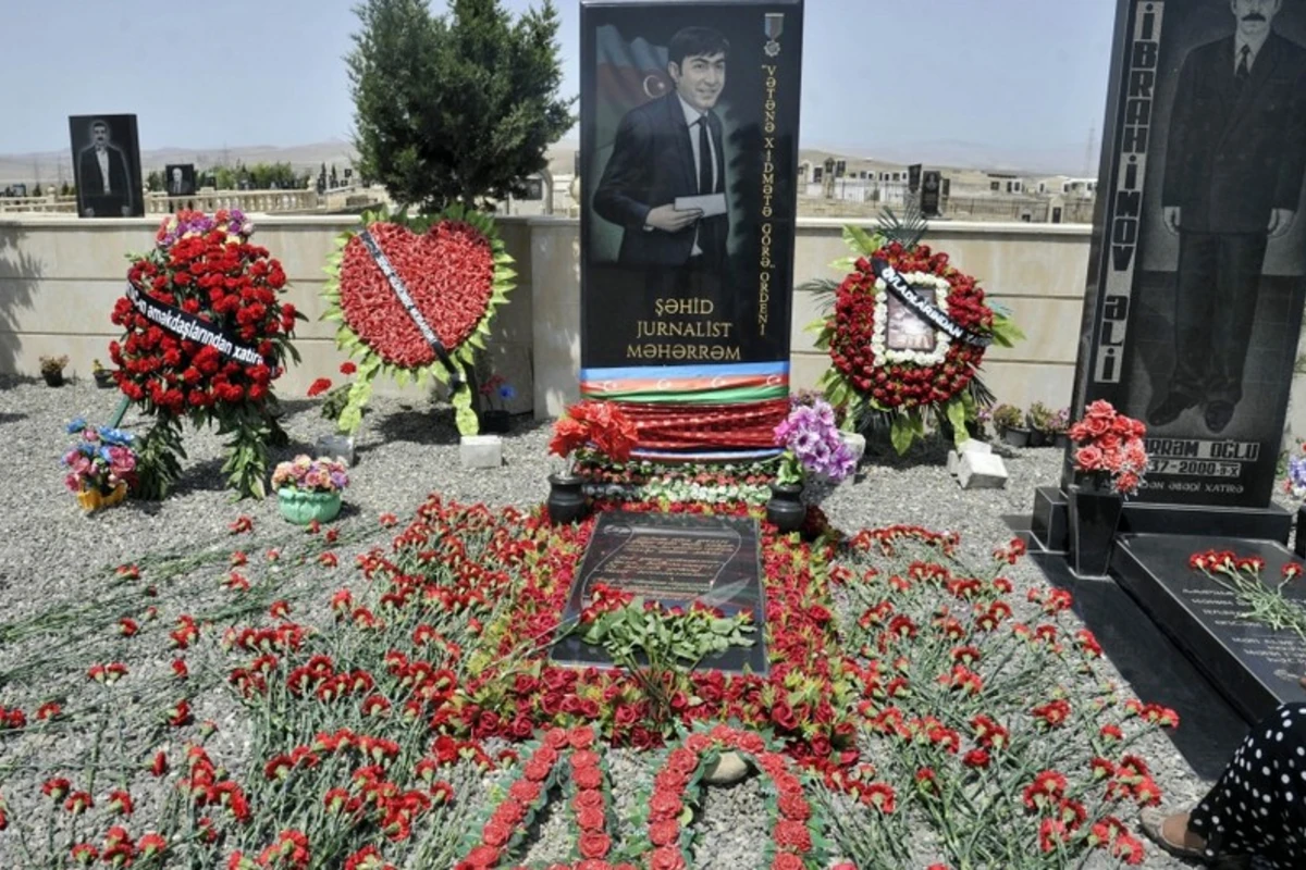Məhərrəm İbrahimovun məzarı ziyarət olunub - FOTO