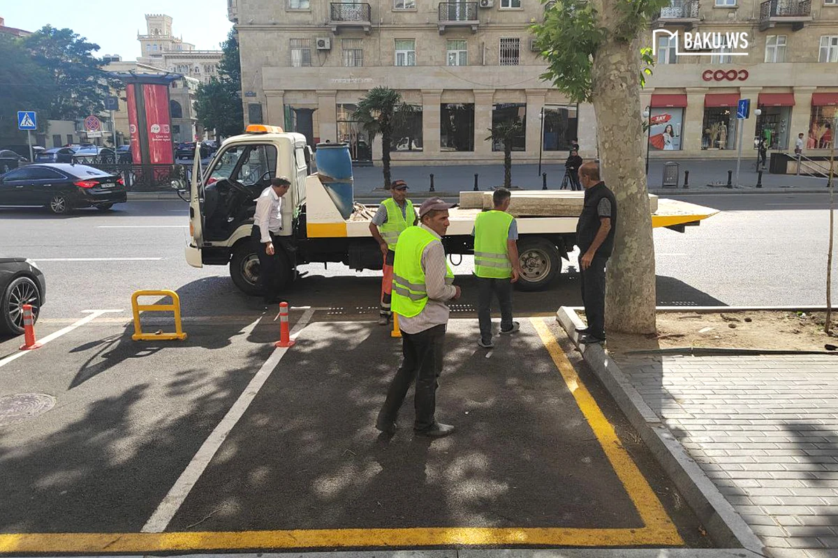 В центре Баку начался снос нашумевшей незаконной парковки - ФОТО/ВИДЕО