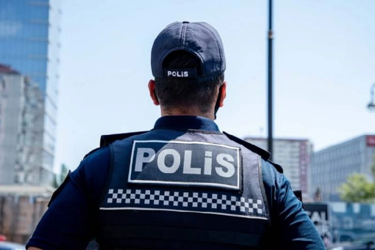 Polis itkin düşən bu şəxsi axtarır - FOTO