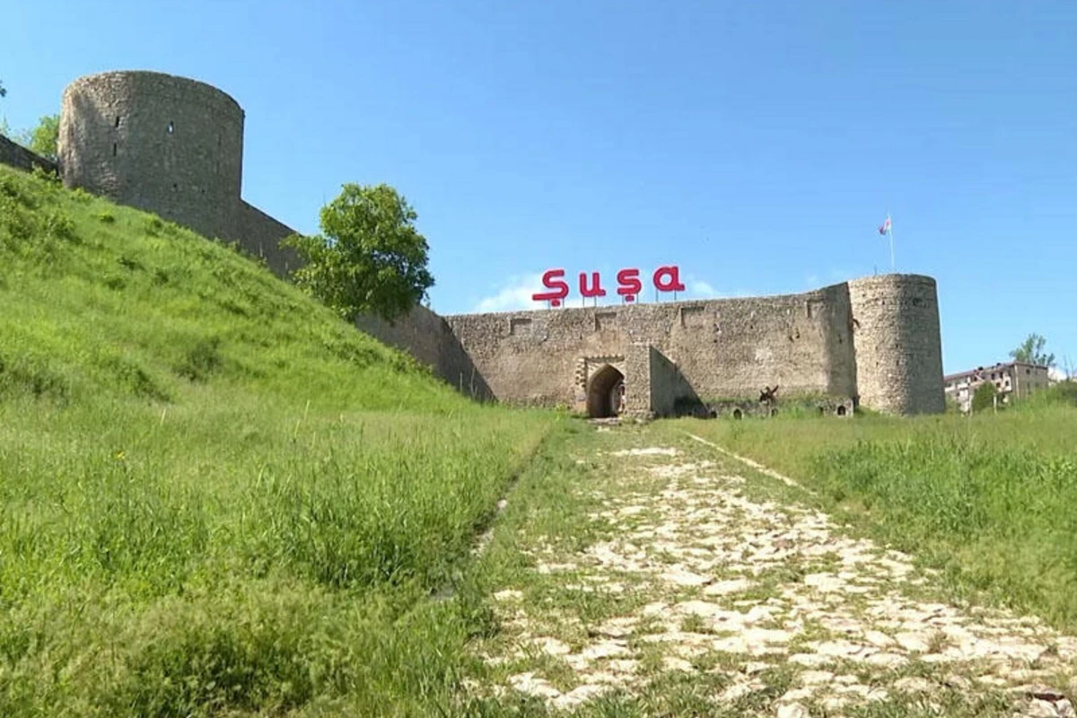 Dələduz 470 alimi Şuşaya aparacağını deyərək aldatdı