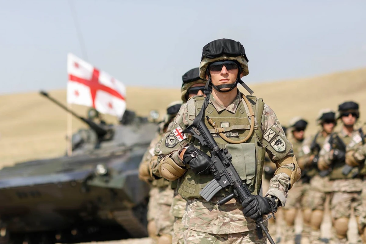 Gürcüstan hərbi xidmətin müddəti azaldılır