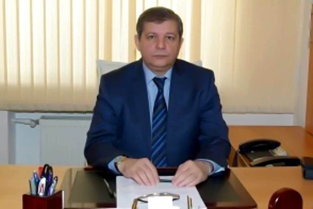 Heç bir şagirdi universitetə qəbul olmayan məktəbin direktorundan AÇIQLAMA - YENİLƏNİB Heç bir şagirdi universitetə qəbul olmayan məktəbin direktorundan AÇIQLAMA - YENİLƏNİB
