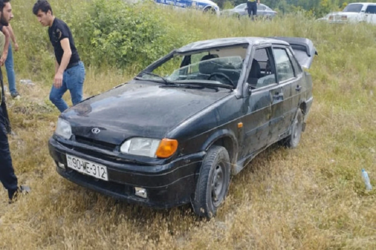 Şamaxıda avtomobil dərəyə aşdı: Bir ailənin beş üzvü xəsarət aldı - FOTO