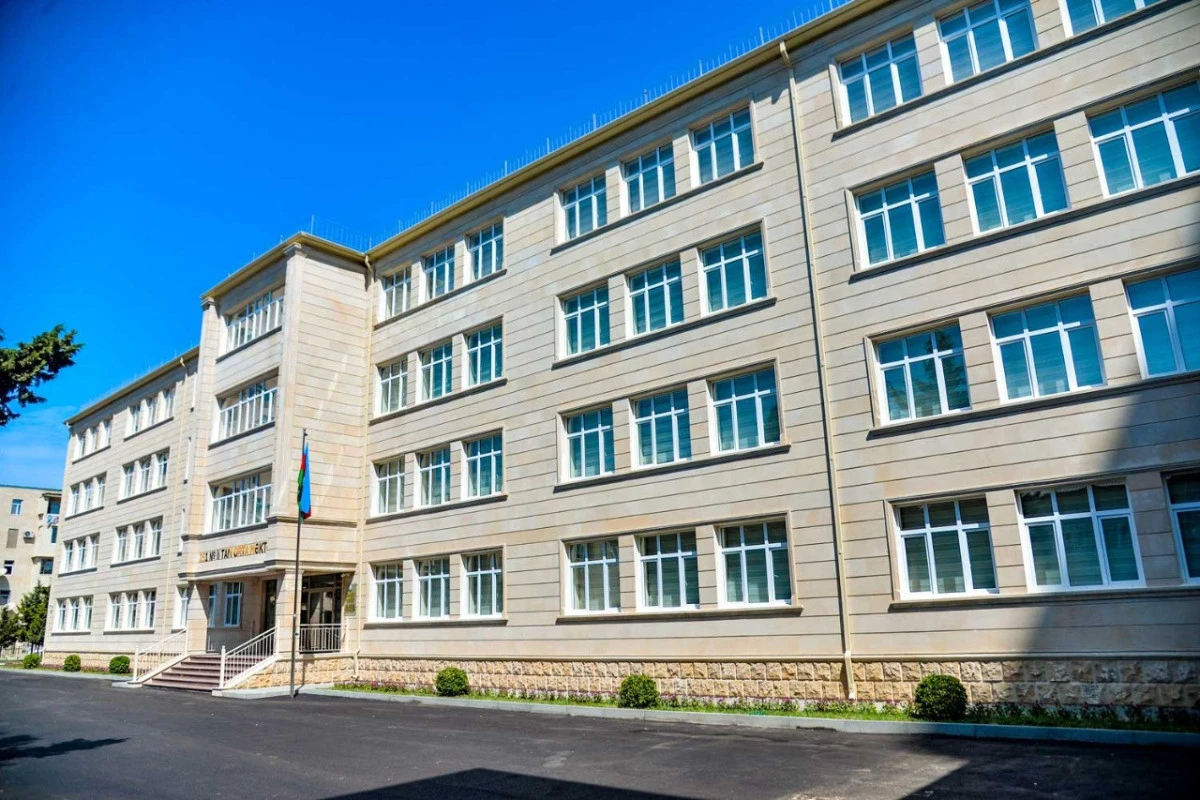 Bakıda neçə məktəb Milli Qəhrəman və şəhid adını daşıyır?