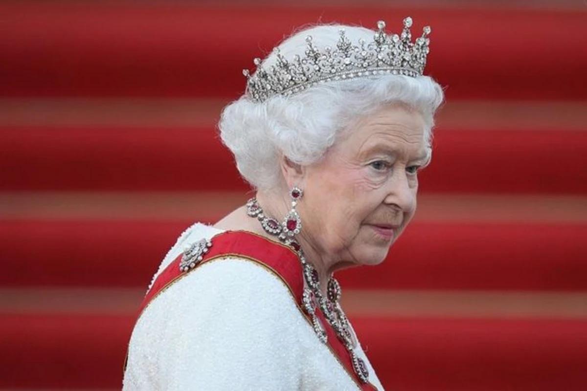 II Elizabet hakimiyyət müddətinə görə dünya ikincisi oldu