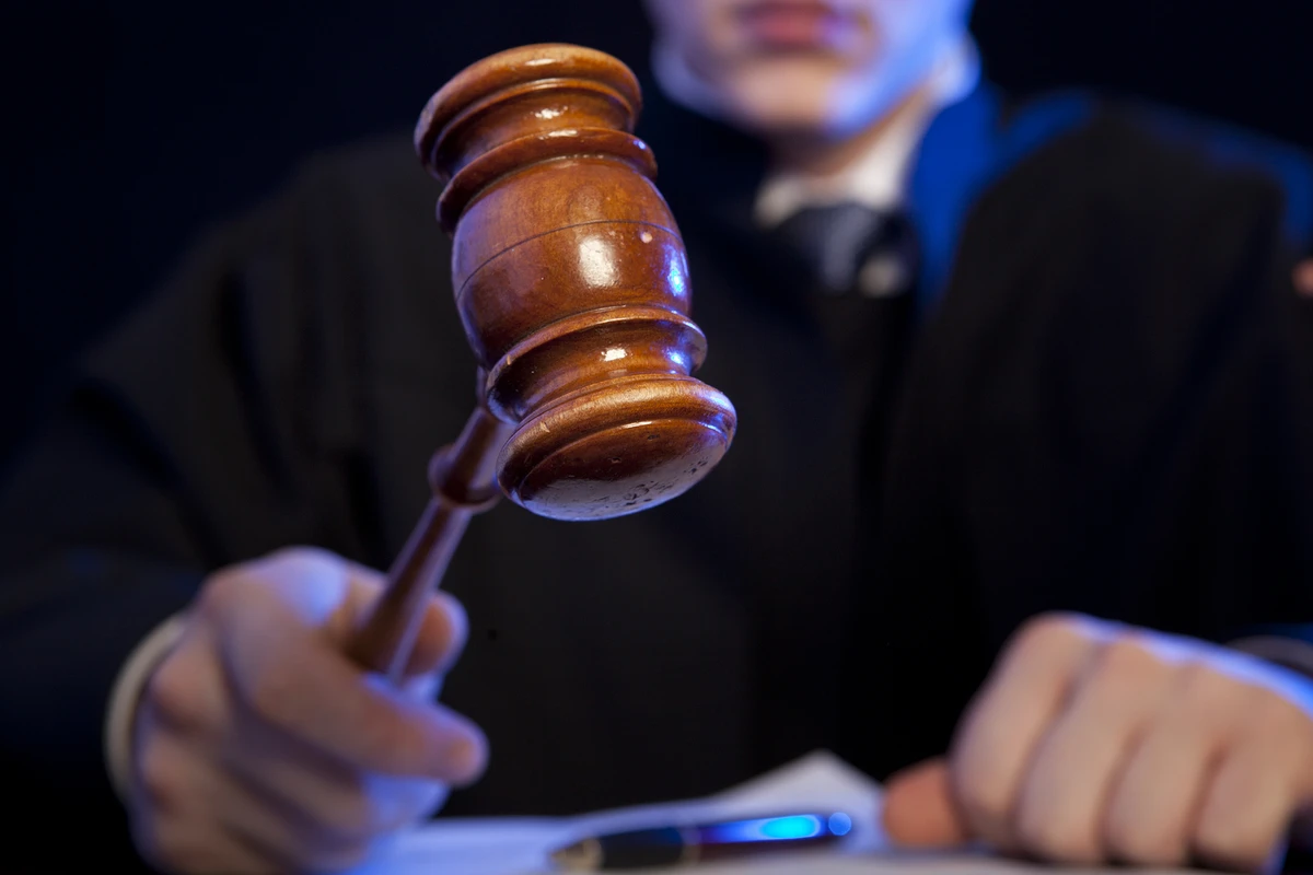В Азербайджане 13 судей освобождены от занимаемых должностей