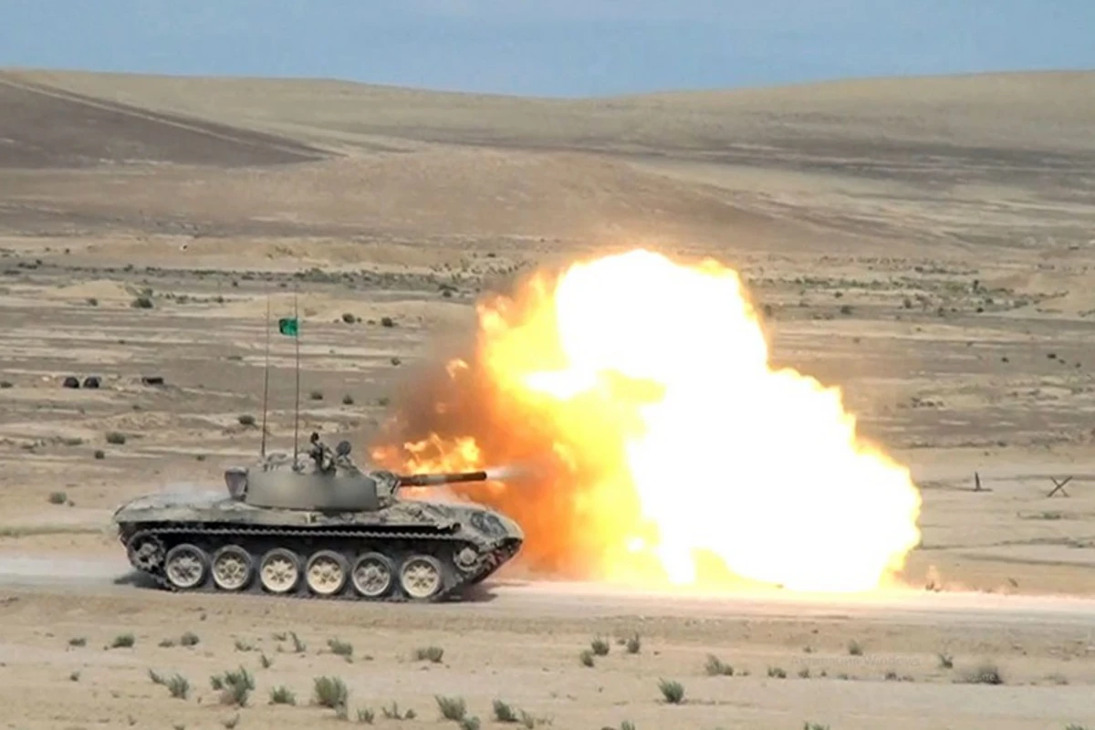 Tank bölmələrimiz hədəfləri belə məhv etdi - VİDEO