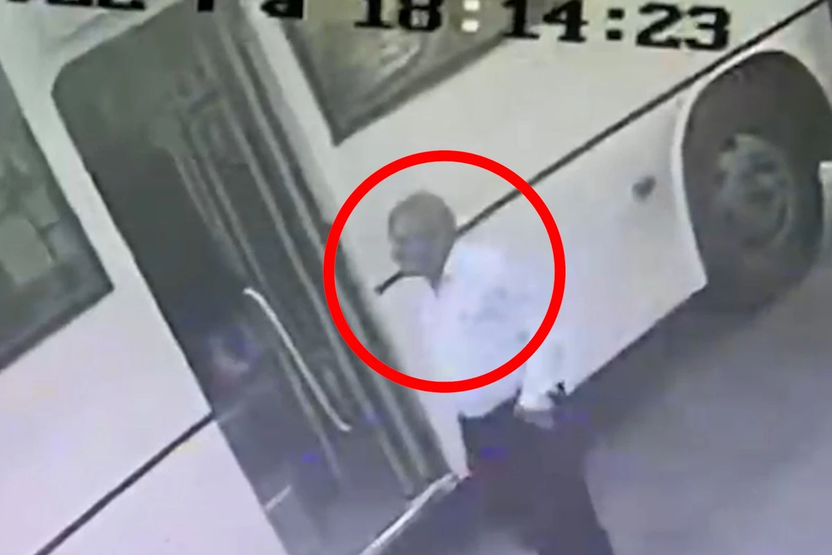 Bakıda avtobuslarda qadınları hədəf alan şəxs tutuldu - Polis onu tanıyanlara müraciət etdi- FOTO
