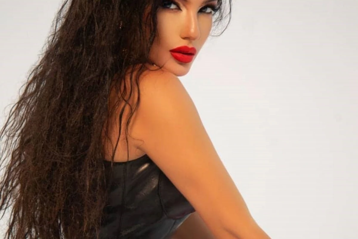 Dilarə Kazımova açıq-saçıq klipinə 25 min AZN xərclədi - FOTO/VİDEO Dilarə Kazımova açıq-saçıq klipinə 25 min AZN xərclədi - FOTO/VİDEO