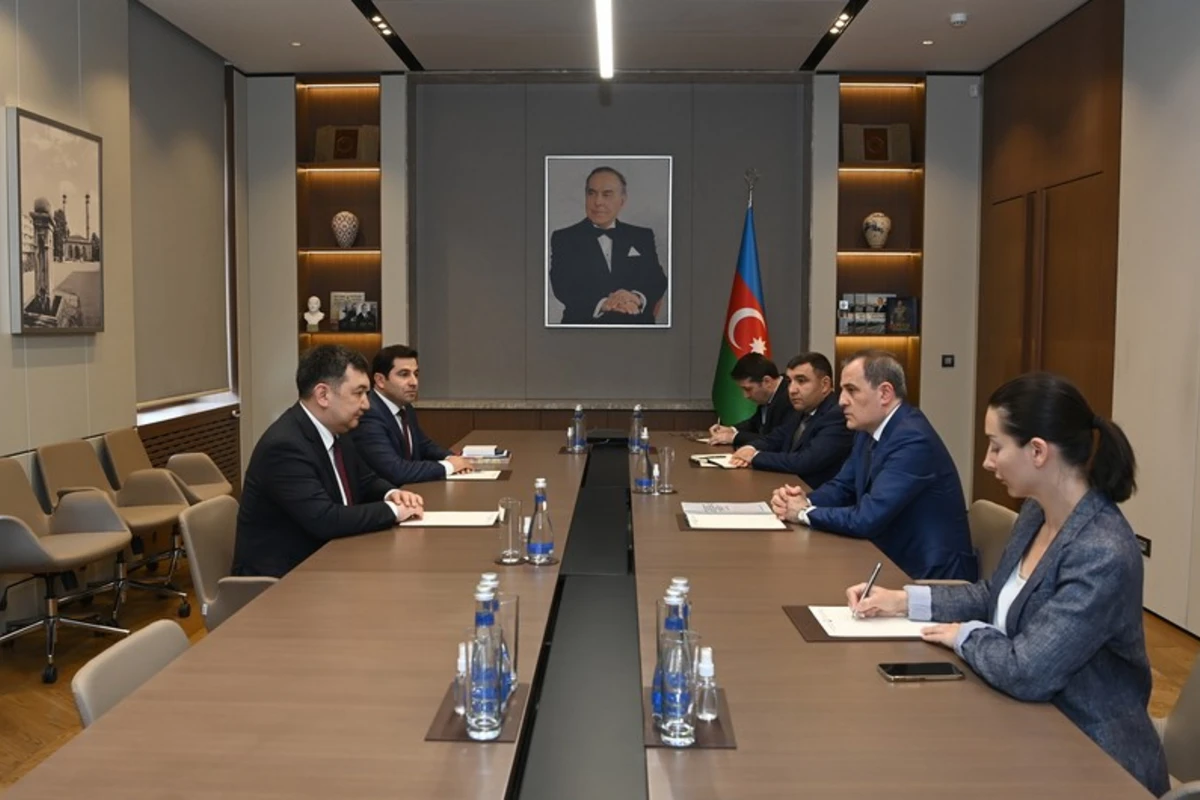 Ceyhun Bayramov Beynəlxalq Türk Akademiyasının rəhbəri ilə görüşüb