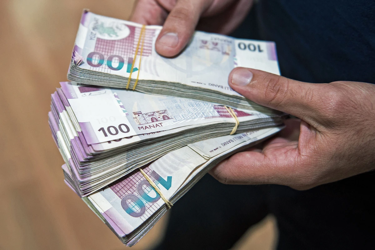 Azərbaycanda bu şəxslərin maaşları artırılır - 2625 manat alacaqlar