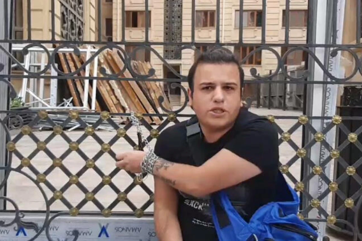 Bakıda blogeri qətlə yetirən şəxsin məhkəməsi başlayıb
