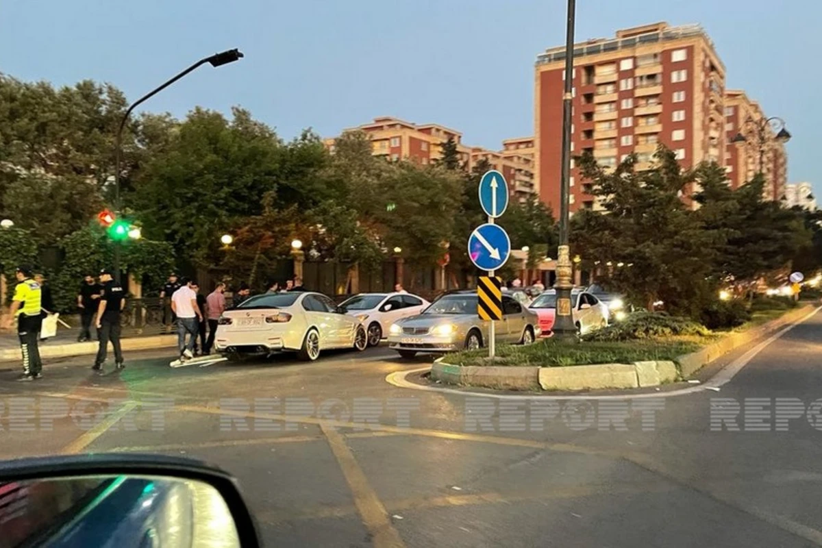 В Баку столкнулись три автомобиля, есть пострадавший