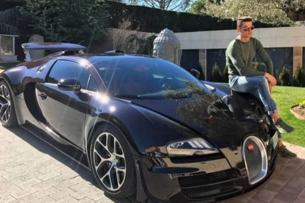 Ronaldunun iki milyonluq avtomobili qəzaya düşdü