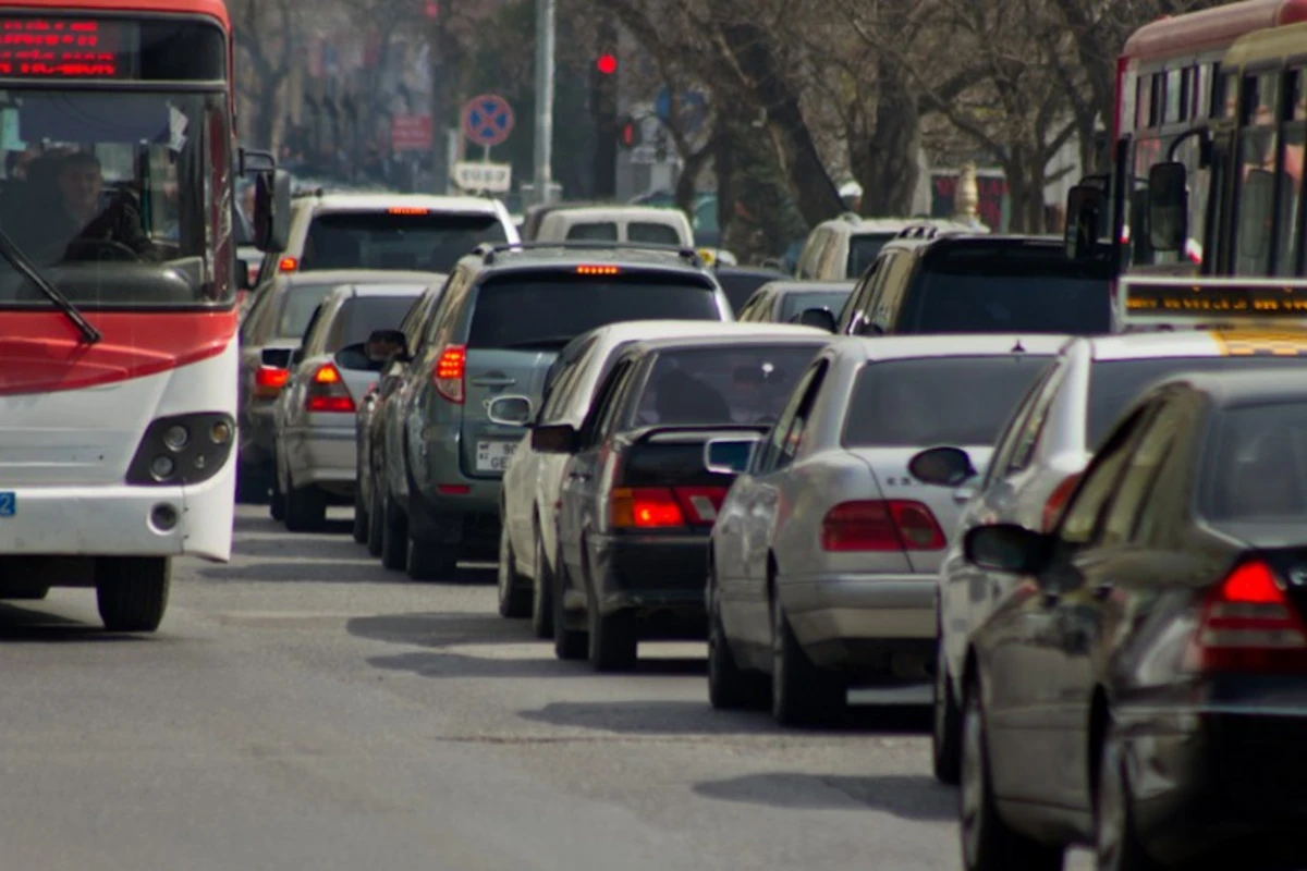 Bakıda yol qəzası sıxlığa səbəb olub