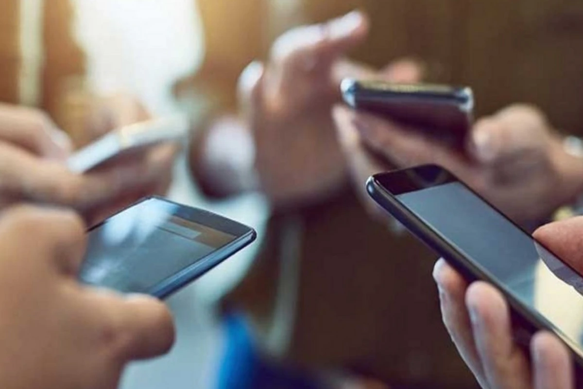Dövlət Xidməti mobil telefon bazarının üç iştirakçısına qarşı iş qaldırıb