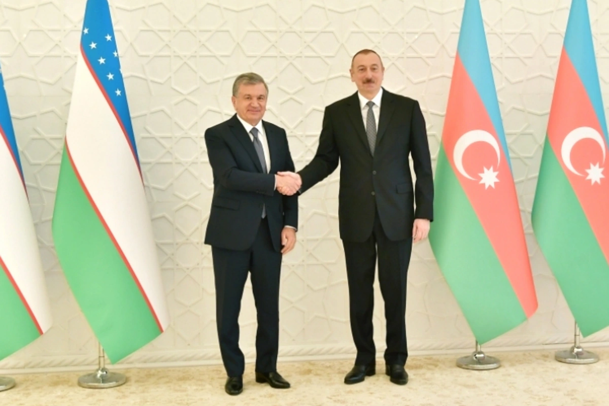 İlham Əliyev və Şavkat Mirziyoyev Daşkənddə Heydər Əliyev Meydanının açılışını ediblər