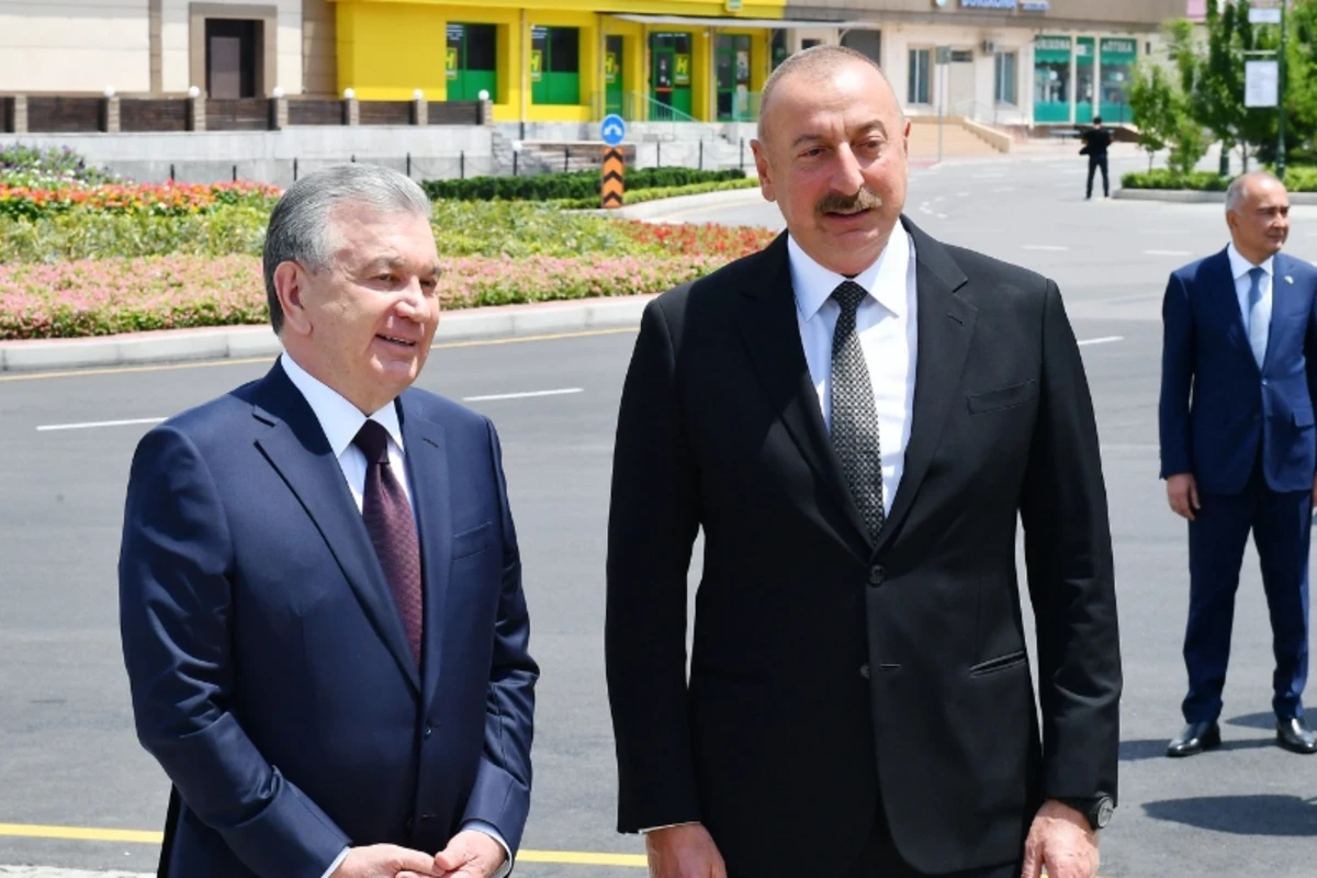 İlham Əliyev və Şavkat Mirziyoyev Daşkənddə “TEXNOPARK” MMC-nin fəaliyyəti ilə tanış olublar