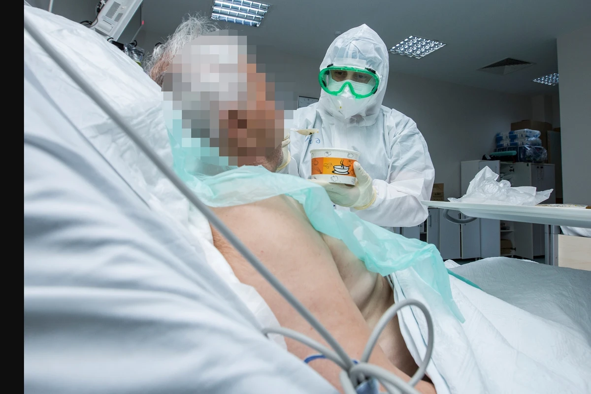 Bu ölkənin Prezidenti koronavirusa yoluxub - FOTO