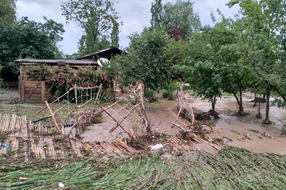 Qaçqınkom: Sel Goranboyda 306 məcburi köçkünün evinə ziyan vurub - FOTO Qaçqınkom: Sel Goranboyda 306 məcburi köçkünün evinə ziyan vurub - FOTO
