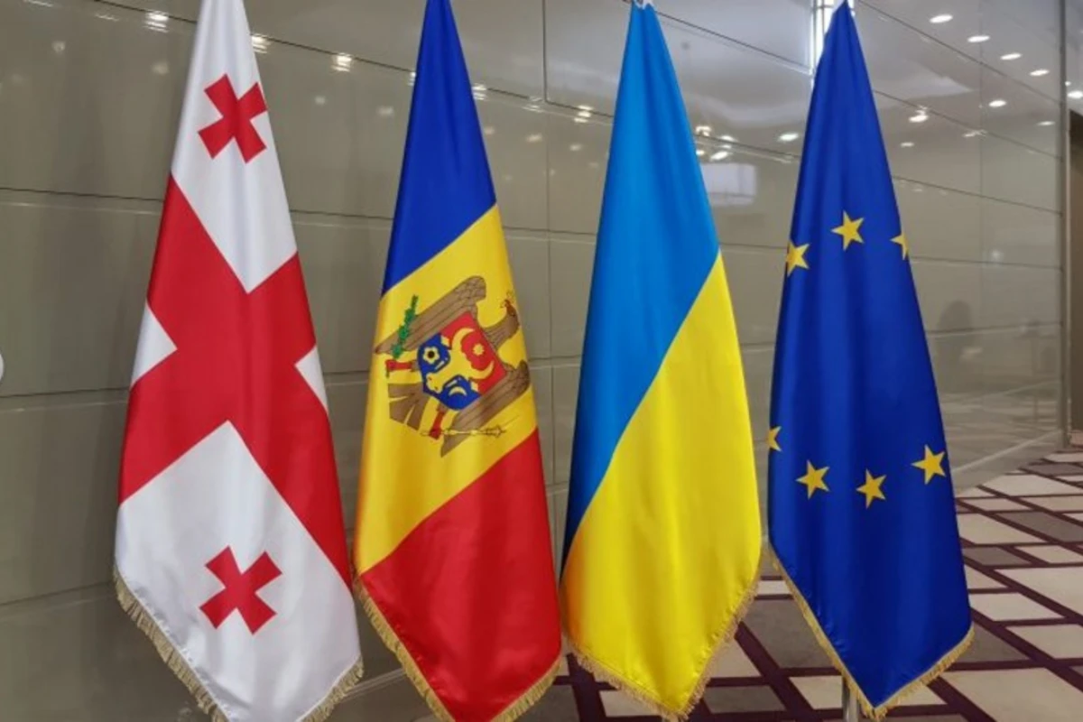 Ukrayna və Moldova Aİ-yə üzvlüyə namizəd statusu aldı, Gürcüstana tövsiyə verildi Ukrayna və Moldova Aİ-yə üzvlüyə namizəd statusu aldı, Gürcüstana tövsiyə verildi