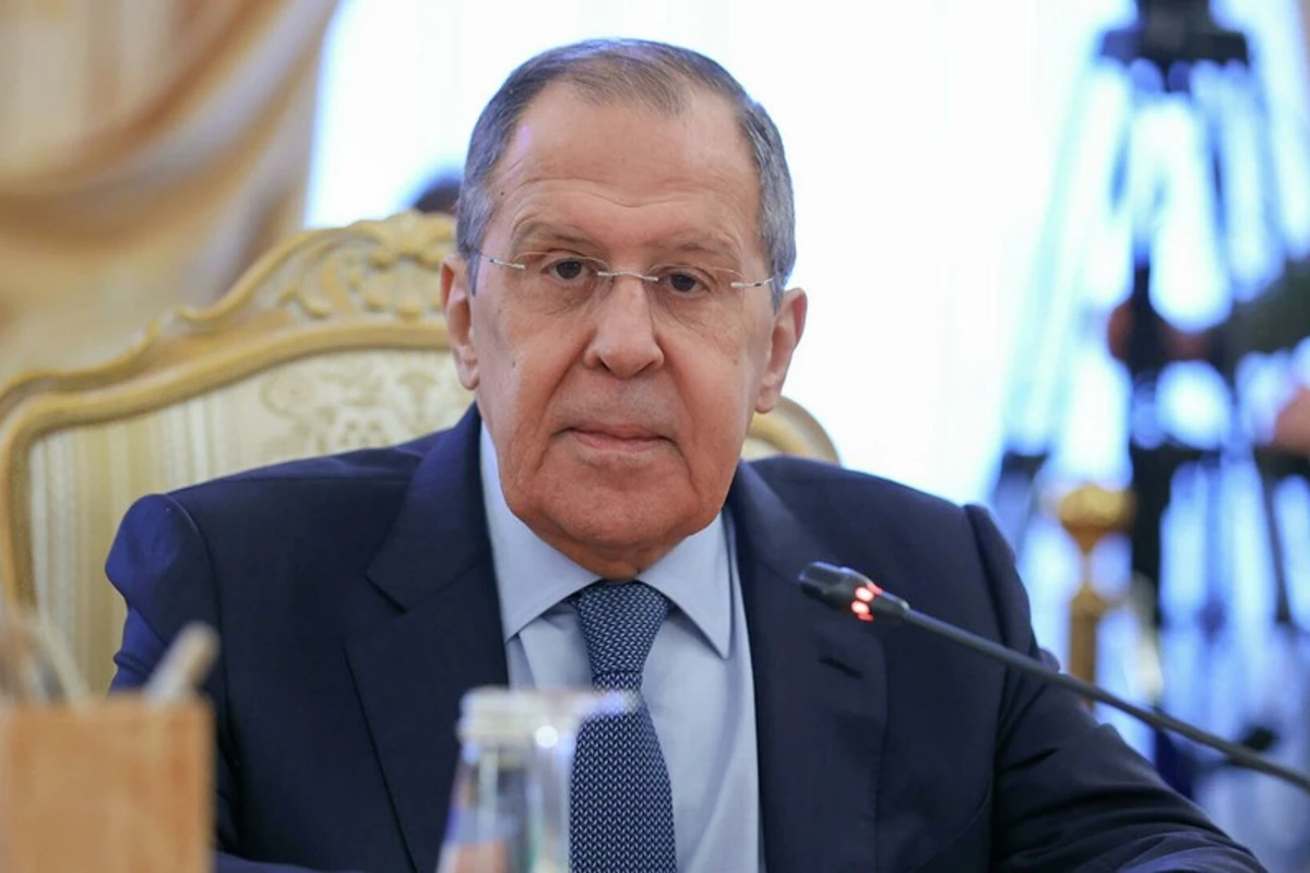 Лавров на Аллее шехидов почтил память героических сынов Азербайджана