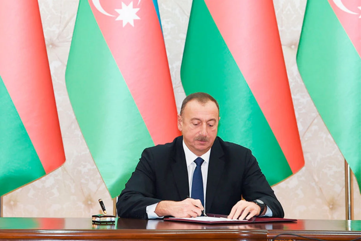 Prezident bir qrup hərbi qulluqçunu təltif edib - SİYAHI Prezident bir qrup hərbi qulluqçunu təltif edib - SİYAHI