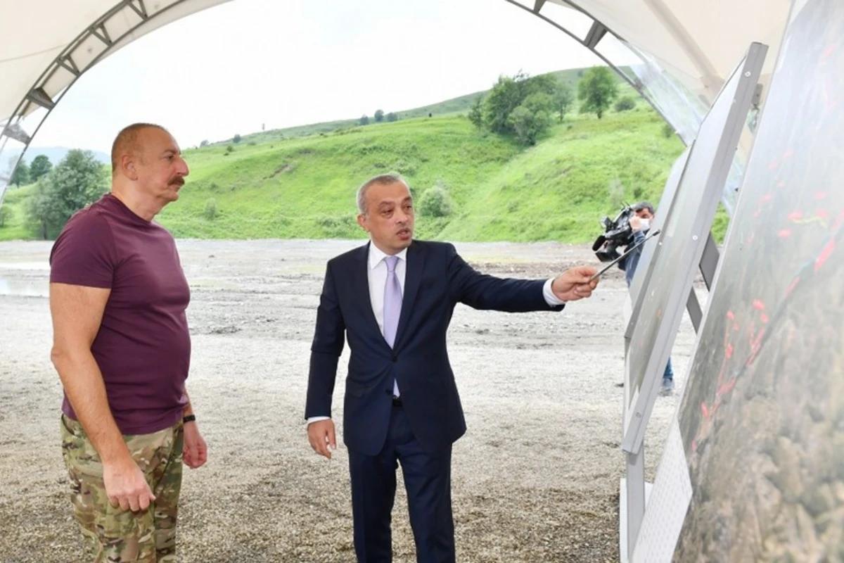 İlham Əliyevə Kəlbəcərin baş planı təqdim edildi