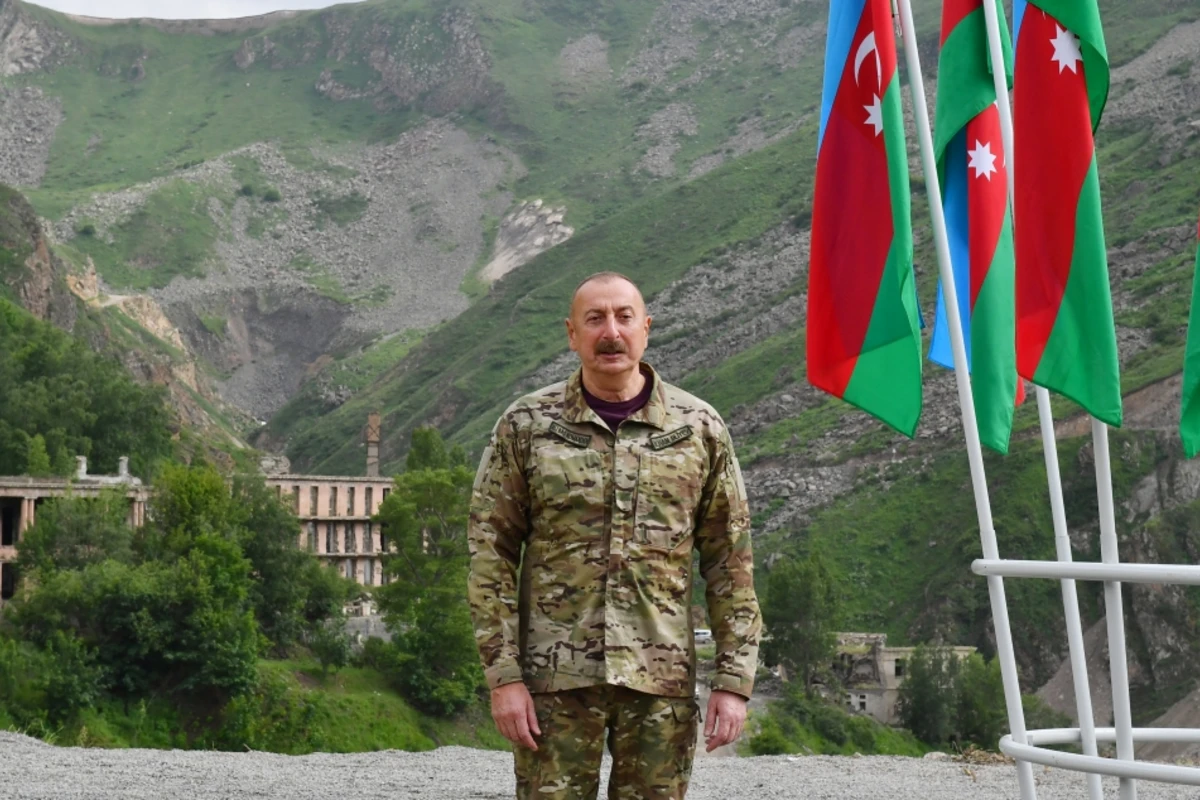 Президент Ильхам Алиев совершил поездку в Гейгельский, Кяльбаджарский и Лачинский районы - ФОТО