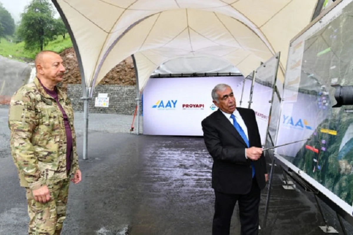 Prezident Toğanalı-Kəlbəcər avtomobil yolunun tikintisi ilə tanış olub - FOTO
