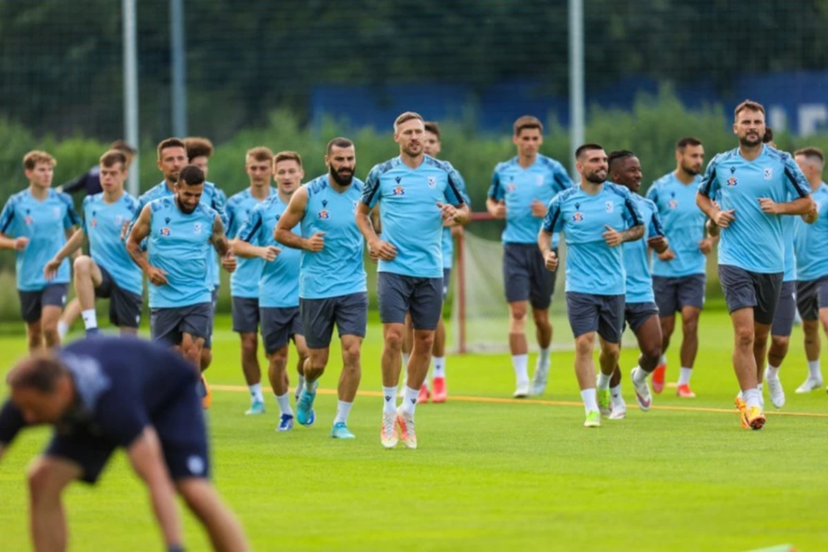 Lex klubu Qarabağla oyunlar öncəsi problemlə üzləşib Lex klubu Qarabağla oyunlar öncəsi problemlə üzləşib
