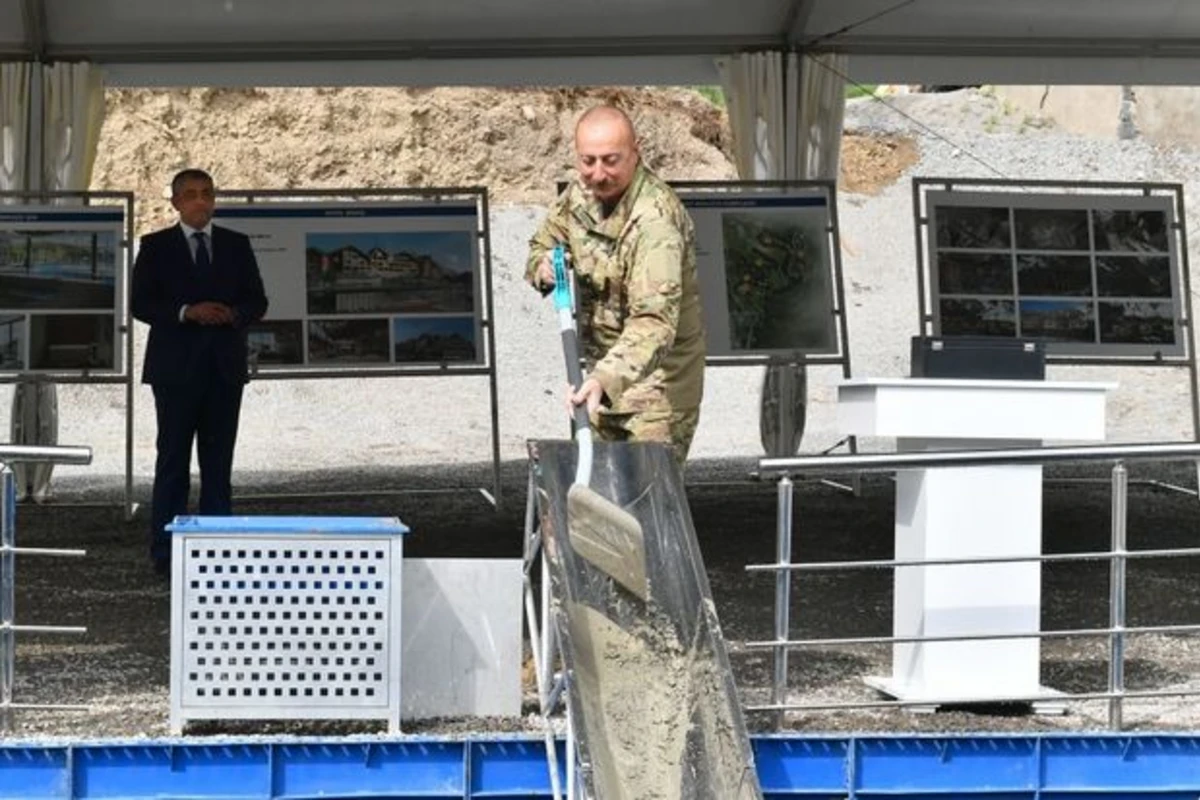 Dövlət başçısı Kəlbəcərdə İstisu sanatoriyasının təməlini qoyub - FOTO