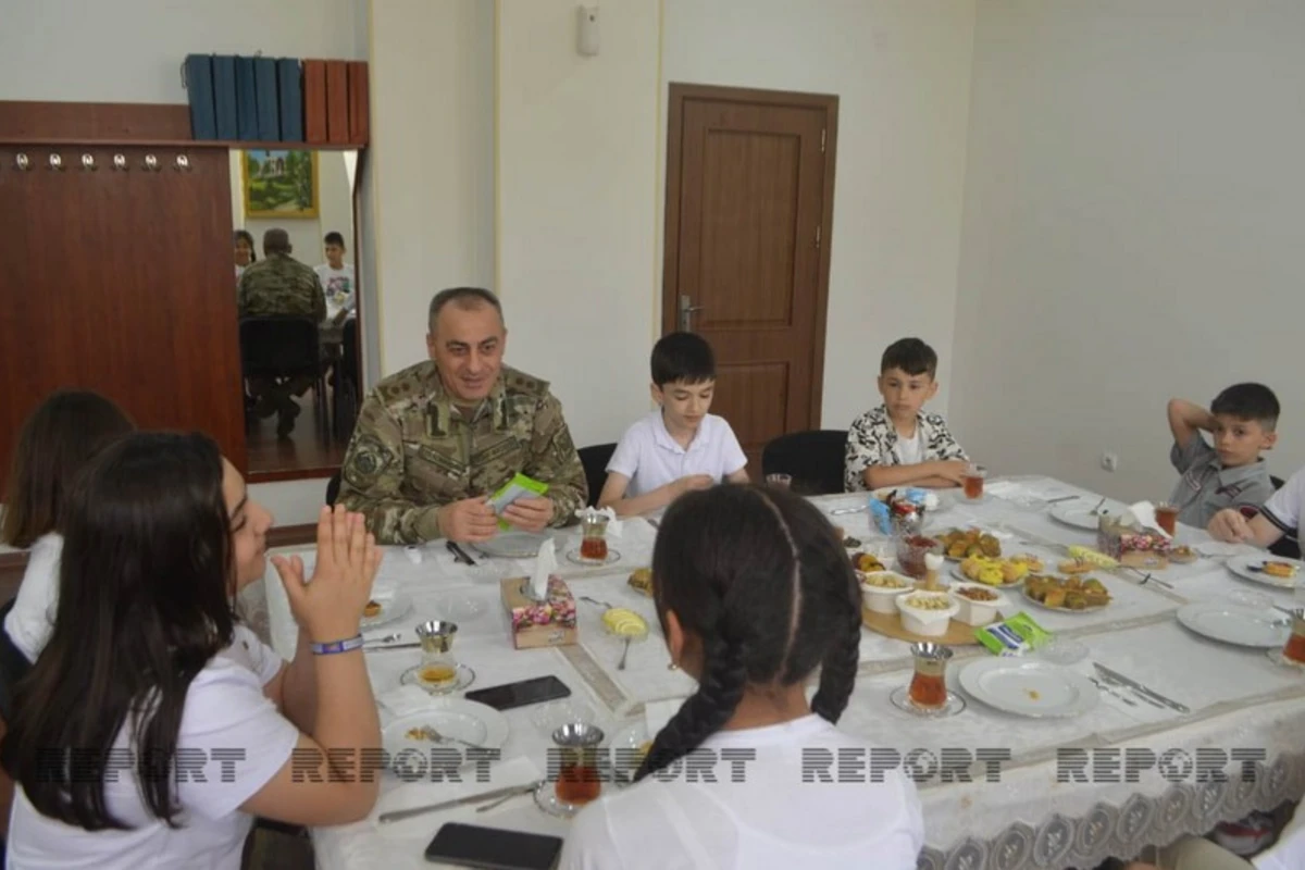 Hikmət Mirzəyev şəhid övladları ilə görüşüb - FOTO