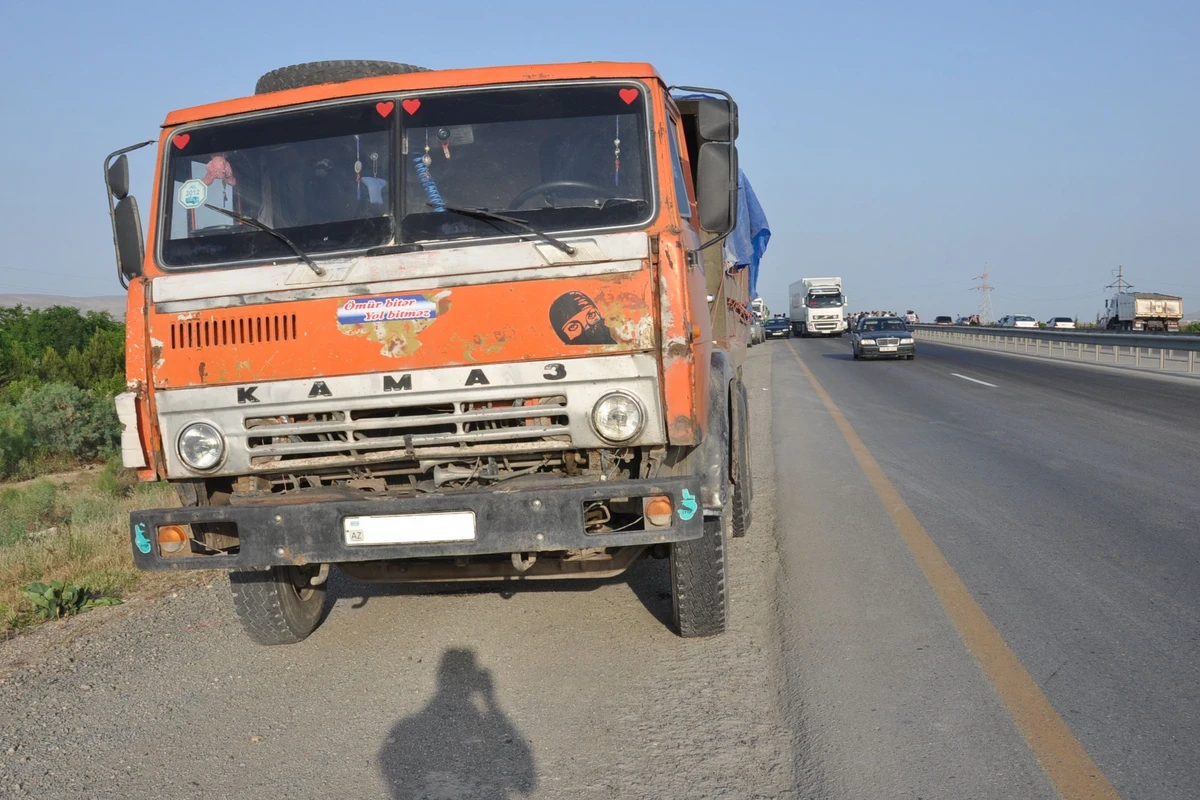 Narkotikin təsiri altında “KamAZ” sürən şəxs saxlanılıb