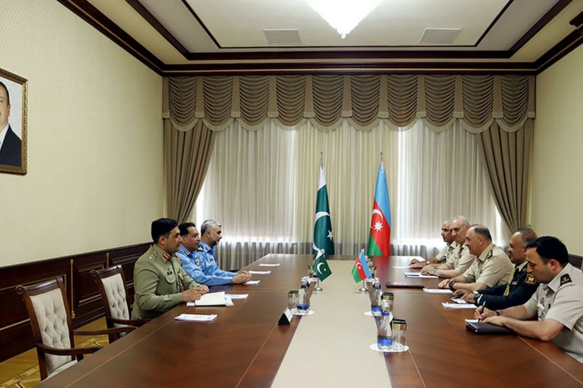 Azərbaycan-Pakistan hərbi əməkdaşlığı müzakirə olunub - FOTO Azərbaycan-Pakistan hərbi əməkdaşlığı müzakirə olunub - FOTO