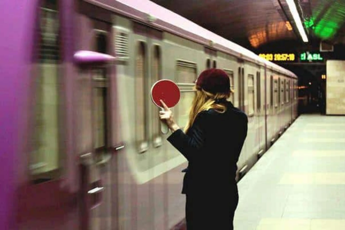 Bakı metrosunda qatarların hərəkəti ləngidi
