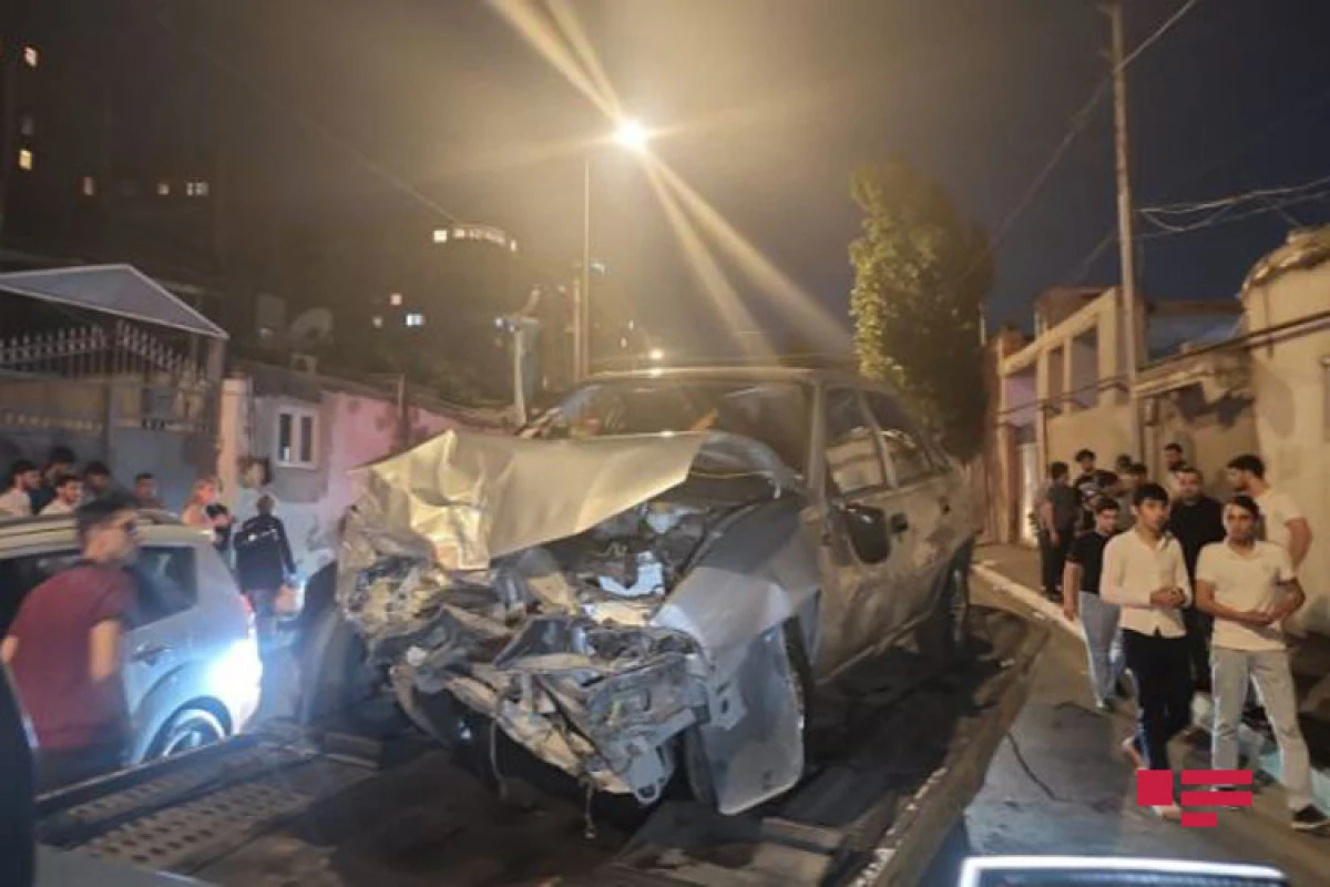 В Баку столкнулись 4 автомобиля, есть пострадавшие - ВИДЕО