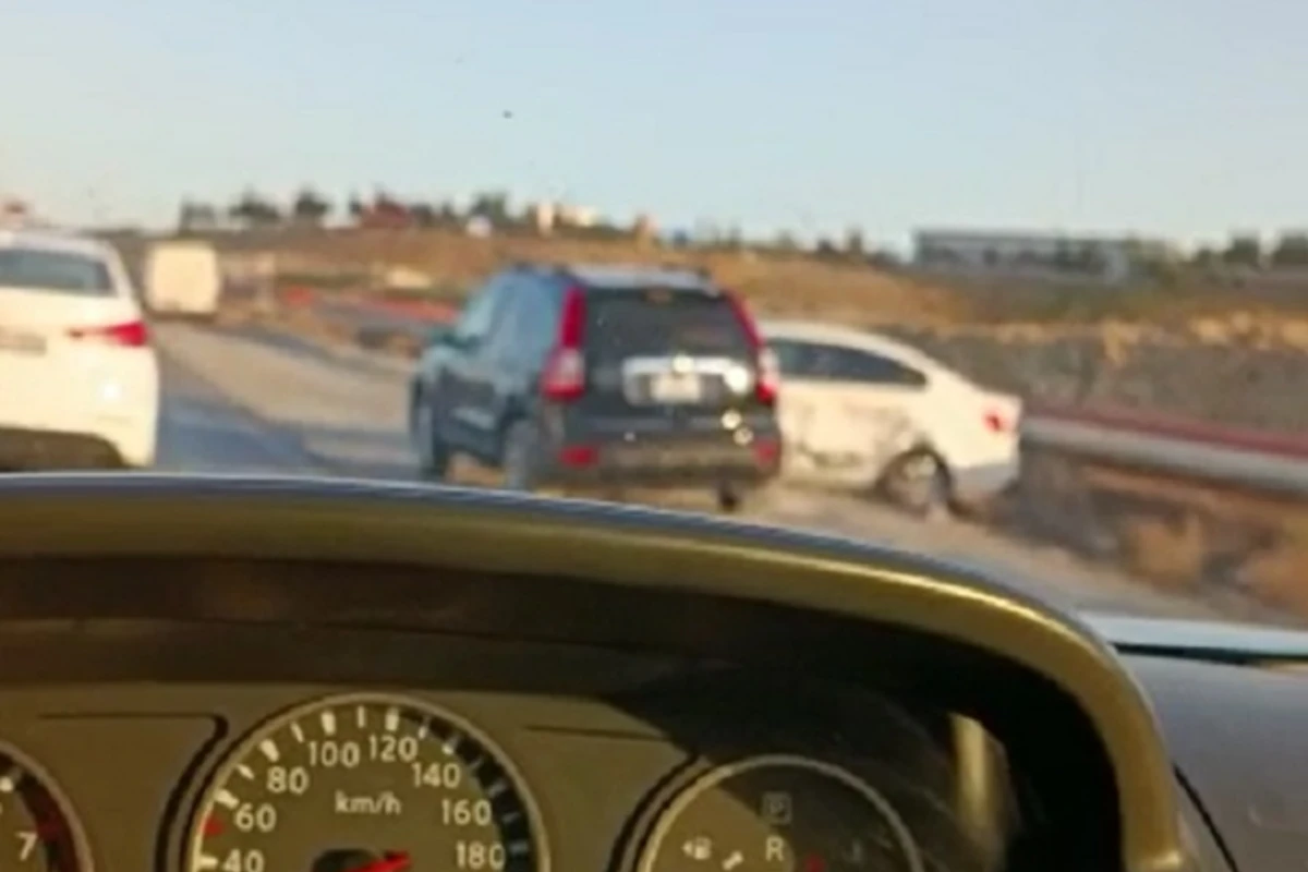 Balaxanı yolunda 3 maşın toqquşdu - VİDEO