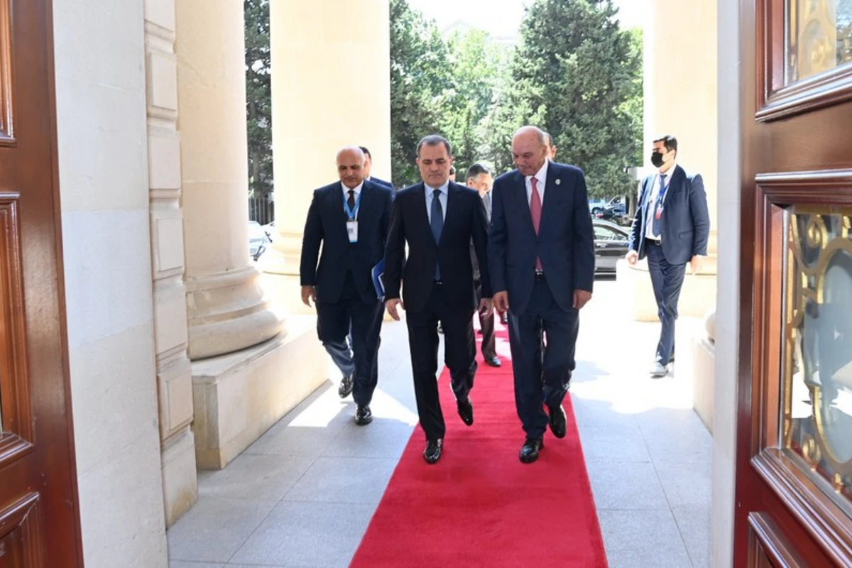Ceyhun Bayramov İordaniya Senatının sədri ilə görüşdü