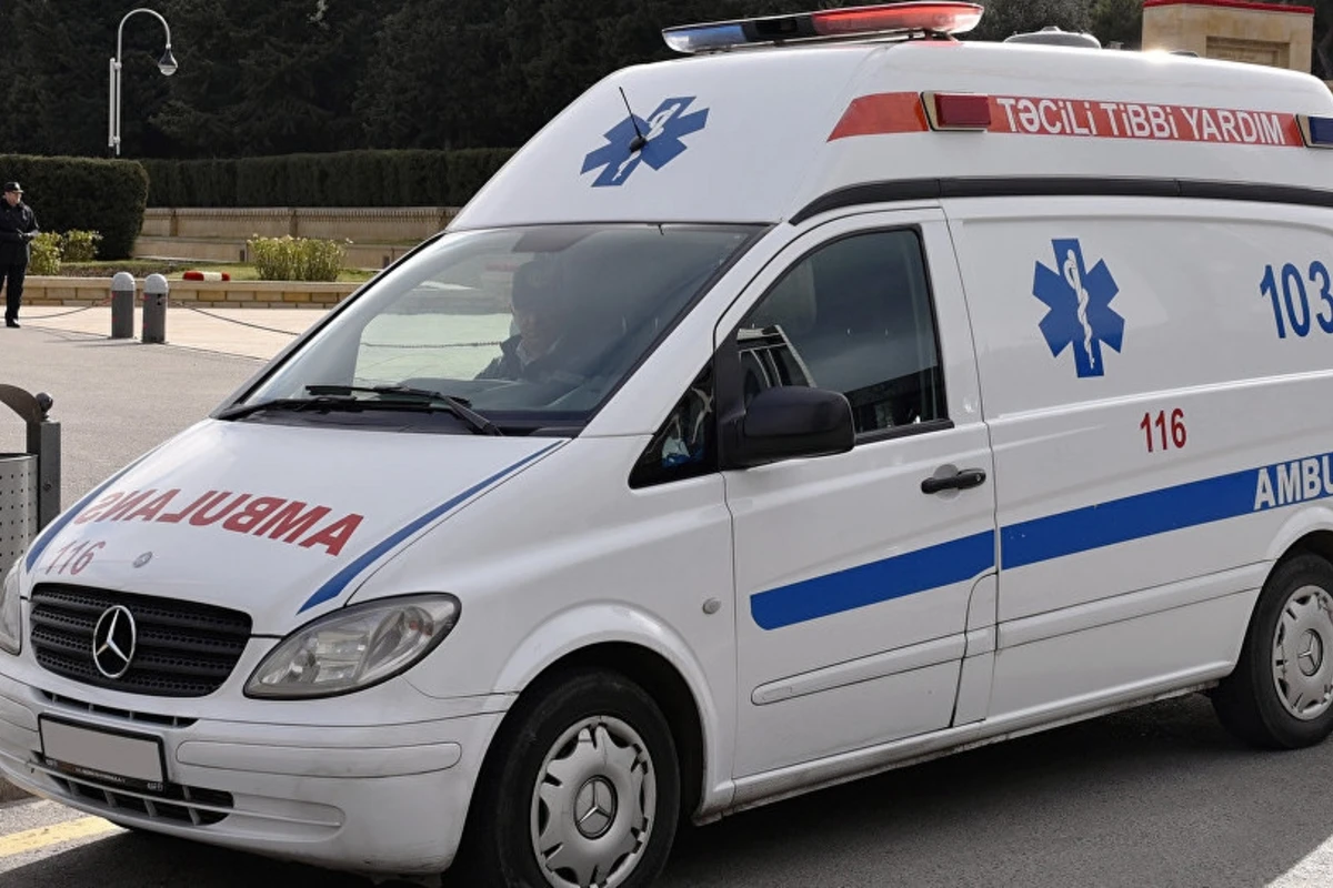 Azərbaycanda Təcili Tibbi Yardım Şöbəsinin sürücüsü bıçaqlanıb Azərbaycanda Təcili Tibbi Yardım Şöbəsinin sürücüsü bıçaqlanıb