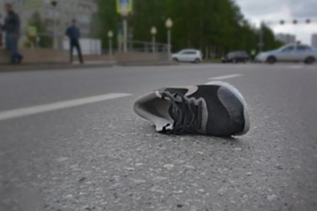 Страшное ДТП в Баку: пешехода переехали два автомобиля